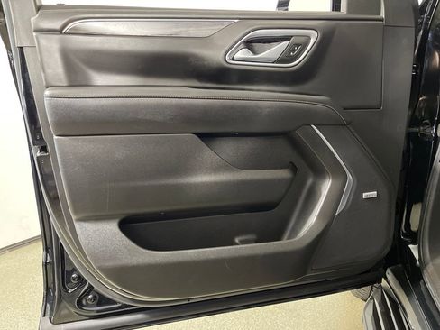 Used 2021 GMC Yukon SLT w/ Rear Media and Nav Package image 17