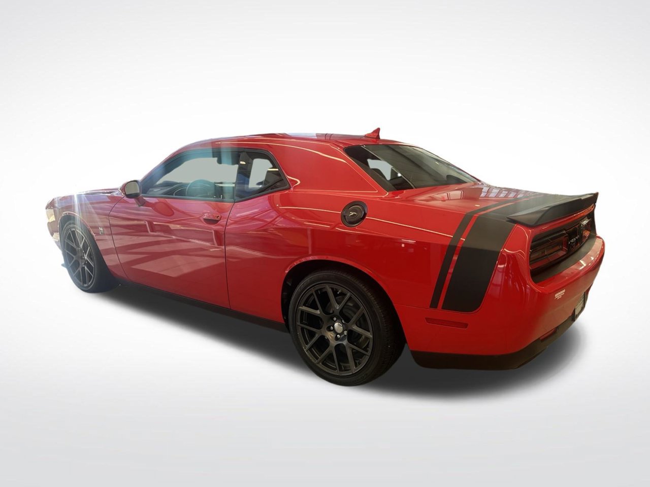 Used 2016 Dodge Challenger R/T Scat Pack RWD image 3