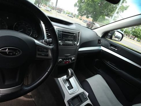 Used 2012 Subaru Outback 2.5i Premium w/ All-Weather Pkg AWD/4WD image 8