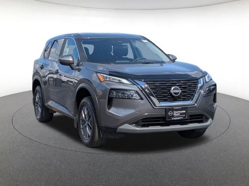 Used 2023 Nissan Rogue S AWD/4WD image 3