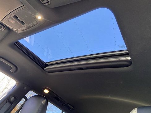 Certified 2024 Nissan Armada SL w/ Midnight Edition Package image 17