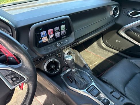 Used 2017 Chevrolet Camaro LT RWD image 16