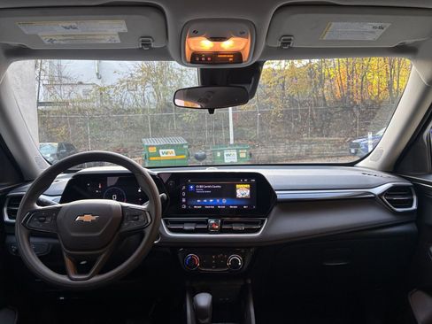 Used 2025 Chevrolet TrailBlazer LT image 31