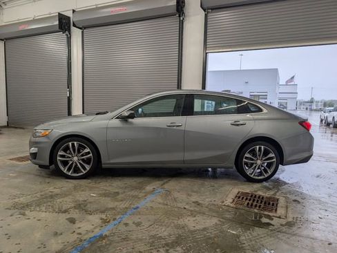 Used 2024 Chevrolet Malibu LT FWD image 3
