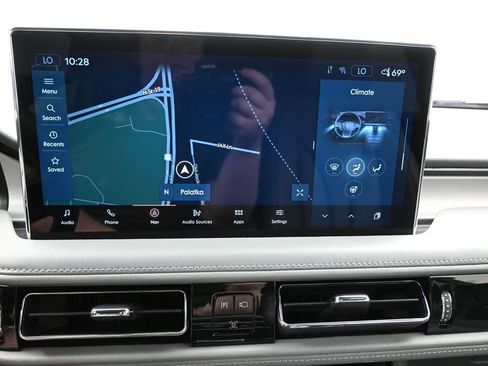 Used 2021 Lincoln Nautilus Reserve AWD/4WD image 19