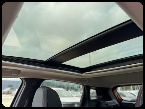 New 2026 Nissan Kicks SR FWD image 27