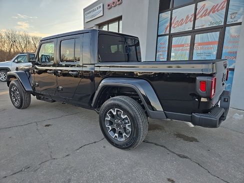 New 2026 Jeep Gladiator Sport image 6