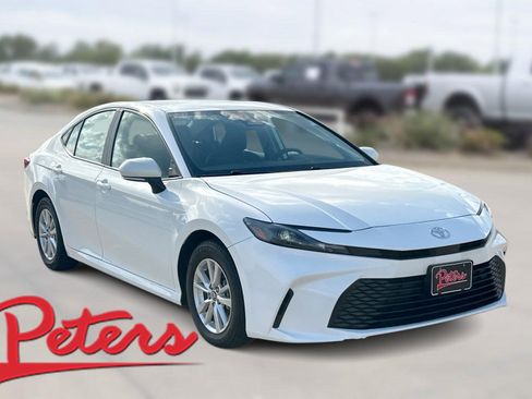 Used 2025 Toyota Camry LE FWD image 1