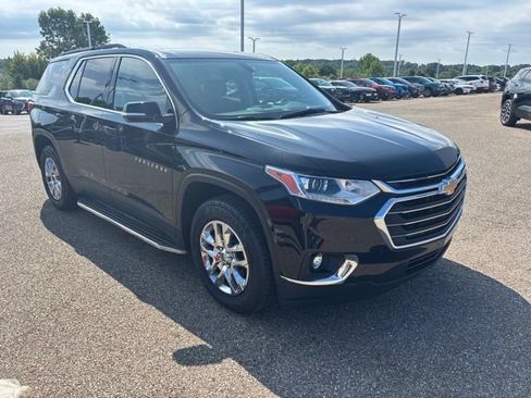 Used 2019 Chevrolet Traverse LT FWD image 2