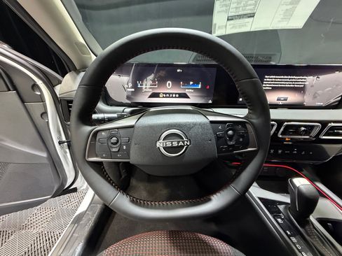 New 2026 Nissan Sentra SR FWD image 9