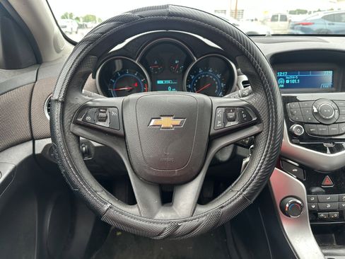Used 2015 Chevrolet Cruze LT image 13