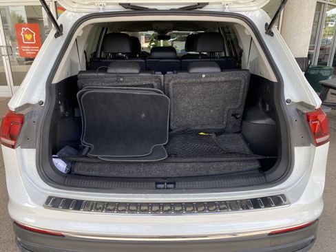 Certified 2023 Volkswagen Tiguan SE FWD image 15