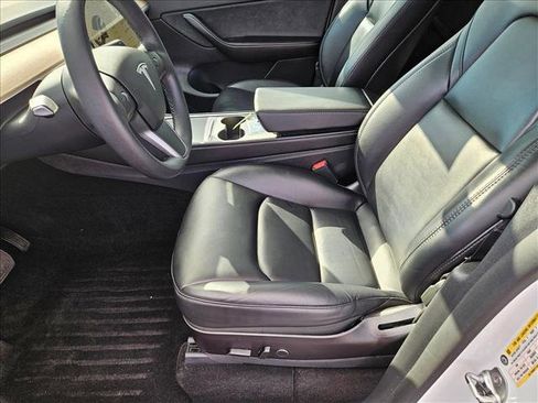 Used 2021 Tesla Model Y Long Range image 15