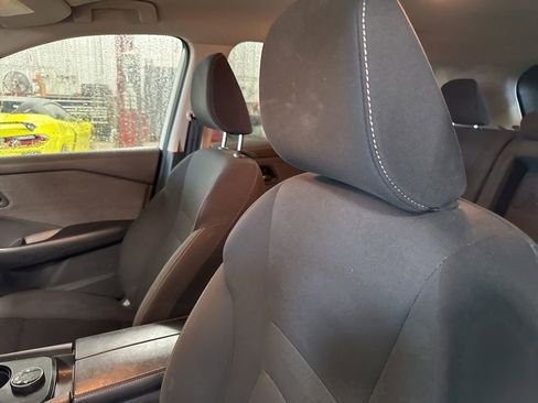 Used 2023 Nissan Rogue S AWD/4WD image 21