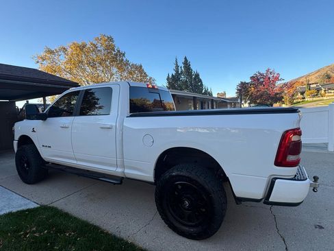 Used 2024 RAM 2500 Laramie AWD/4WD image 12