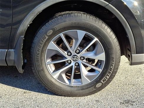 Used 2016 Toyota RAV4 XLE image 10