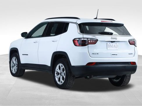 Used 2025 Jeep Compass Latitude AWD/4WD image 10