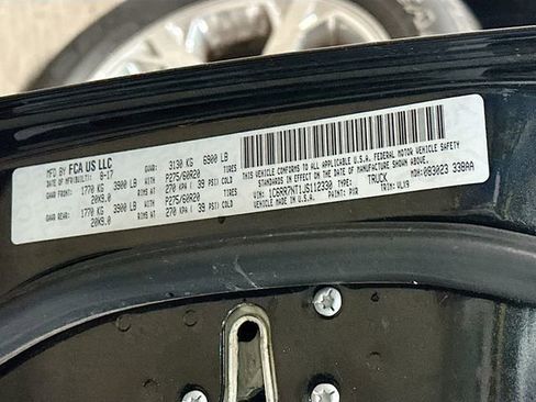 Used 2018 RAM 1500 Laramie image 32