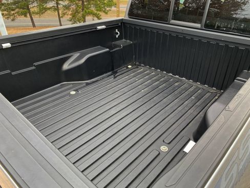 Used 2021 Toyota Tacoma SR w/ SR Convenience Package image 10