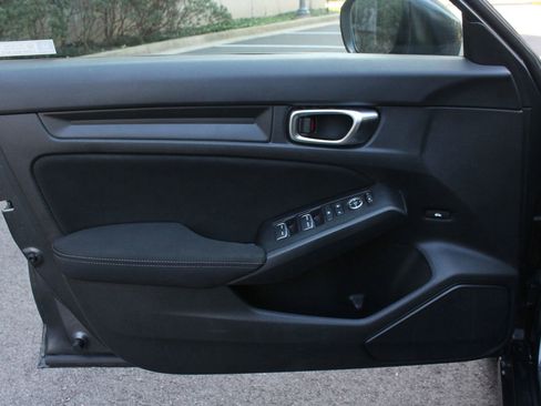 Used 2022 Honda Civic Sport image 16