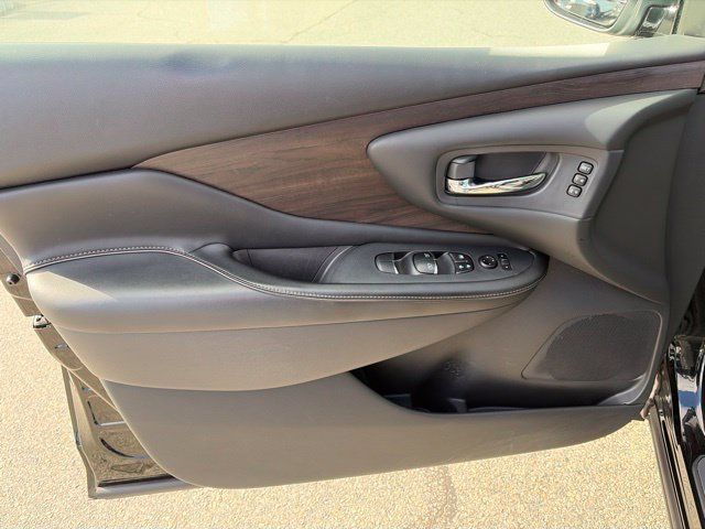 Used 2020 Nissan Murano Platinum w/ Cargo Package AWD/4WD image 14