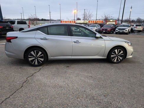 Used 2022 Nissan Altima 2.5 SV image 6