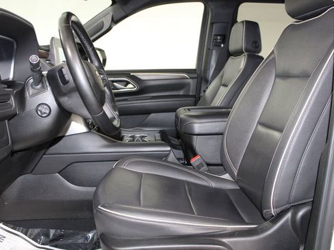 Used 2023 Chevrolet Suburban Premier image 24