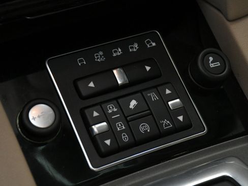 Used 2016 Land Rover LR4 HSE image 27