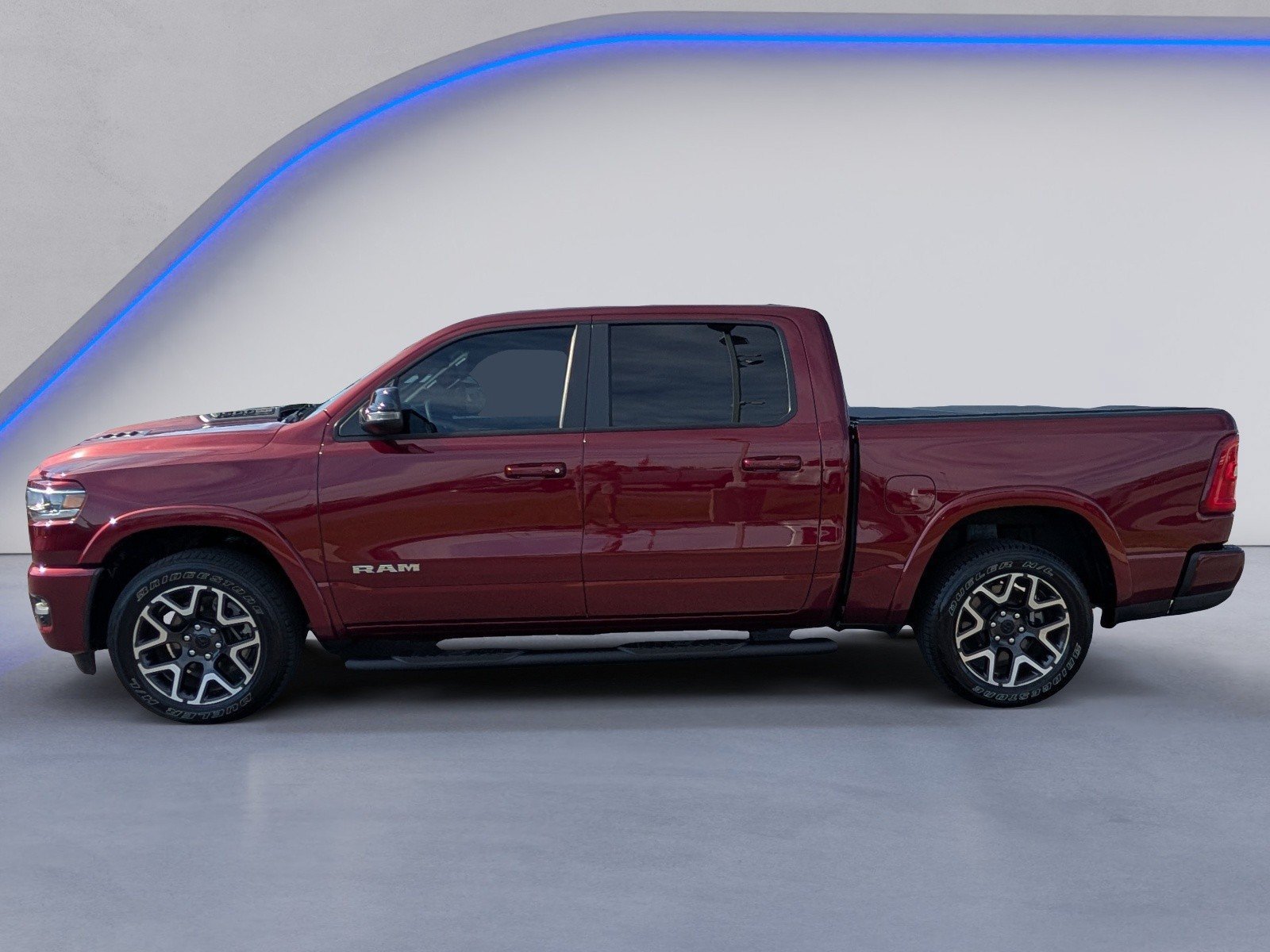 Used 2025 RAM 1500 Laramie AWD/4WD image 6