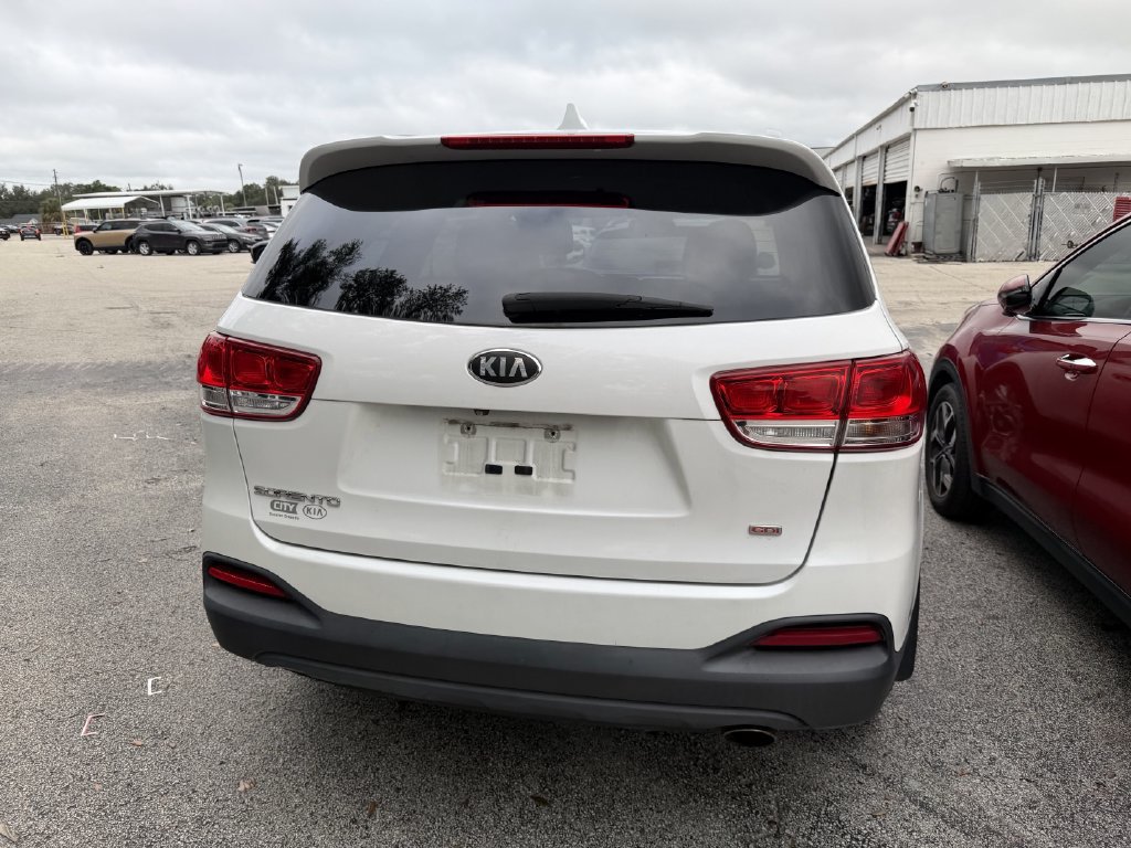 Used 2018 Kia Sorento FWD image 5