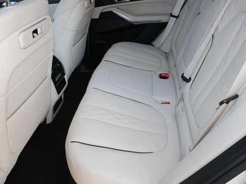 Used 2026 BMW X5 sDrive40i RWD image 23