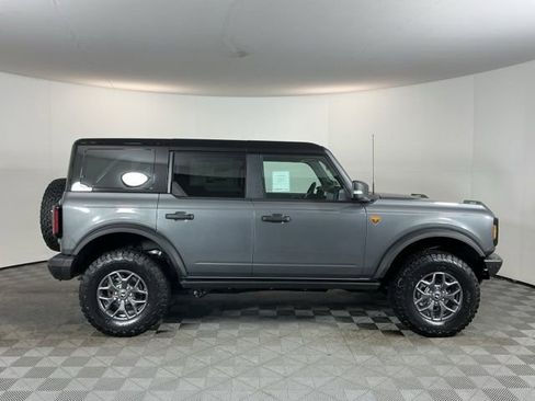 New 2025 Ford Bronco Badlands image 4