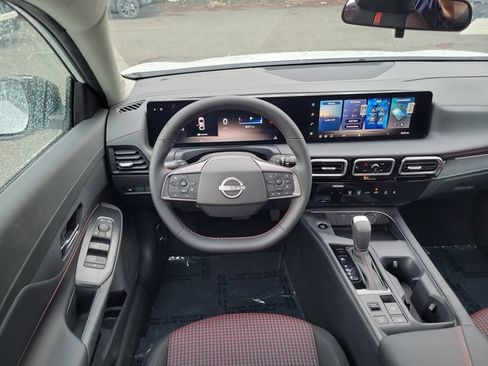 New 2026 Nissan Sentra SR w/ Floor Mat Package FWD image 23