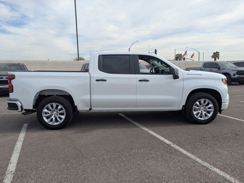Used 2025 Chevrolet Silverado 1500 Custom image 5