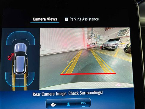 Used 2025 Mercedes-Benz GLC 300 4MATIC image 37