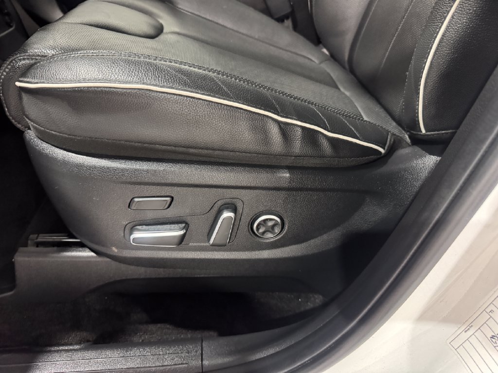 Used 2025 Hyundai Palisade Limited FWD image 19
