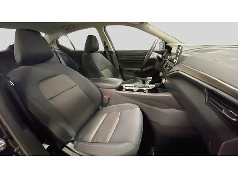 Used 2024 Nissan Altima 2.5 SV FWD image 35