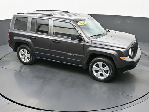 Used 2017 Jeep Patriot Sport image 29