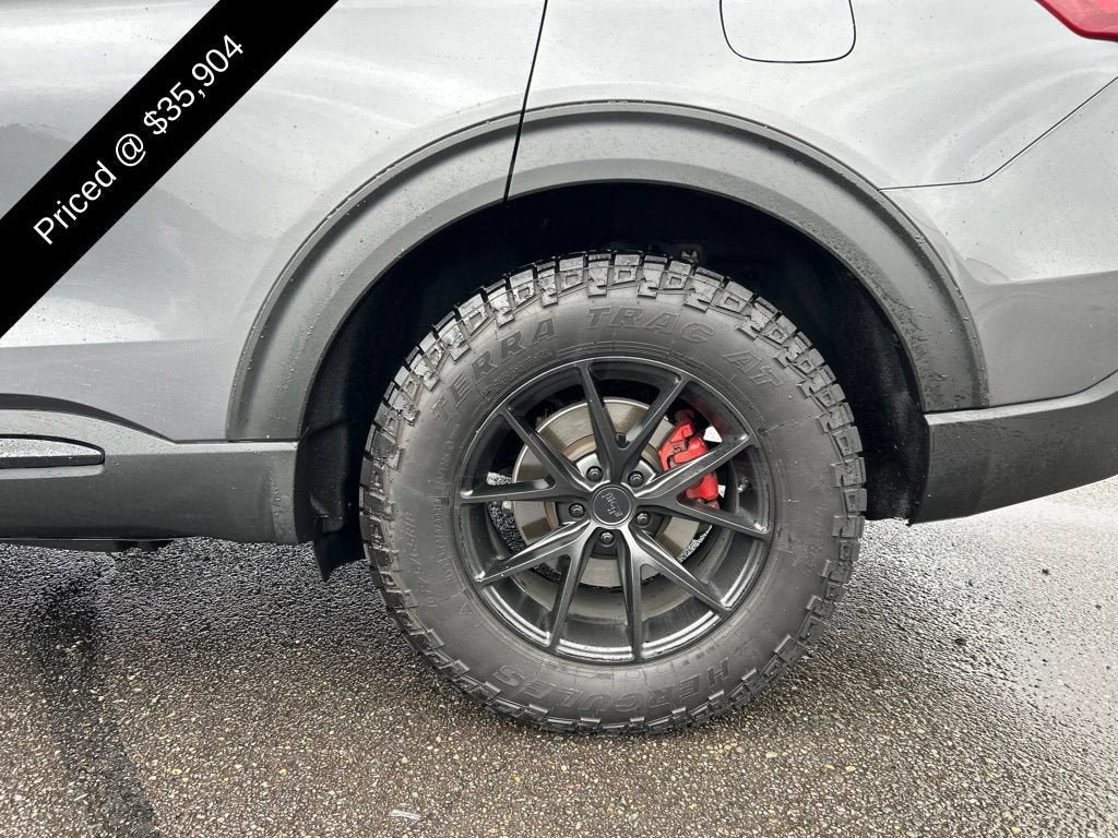 Used 2022 Ford Explorer ST AWD/4WD image 4