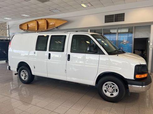 Used 2014 Chevrolet Express 2500 image 4