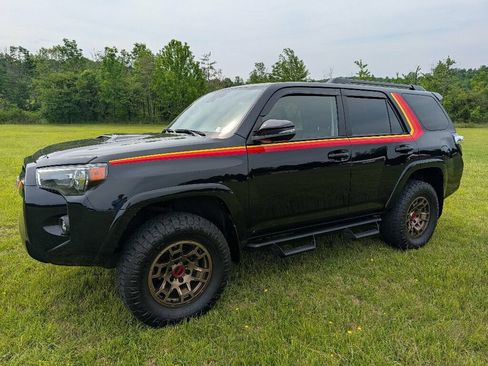 Used 2023 Toyota 4Runner 40th Anniversary SE AWD/4WD image 10