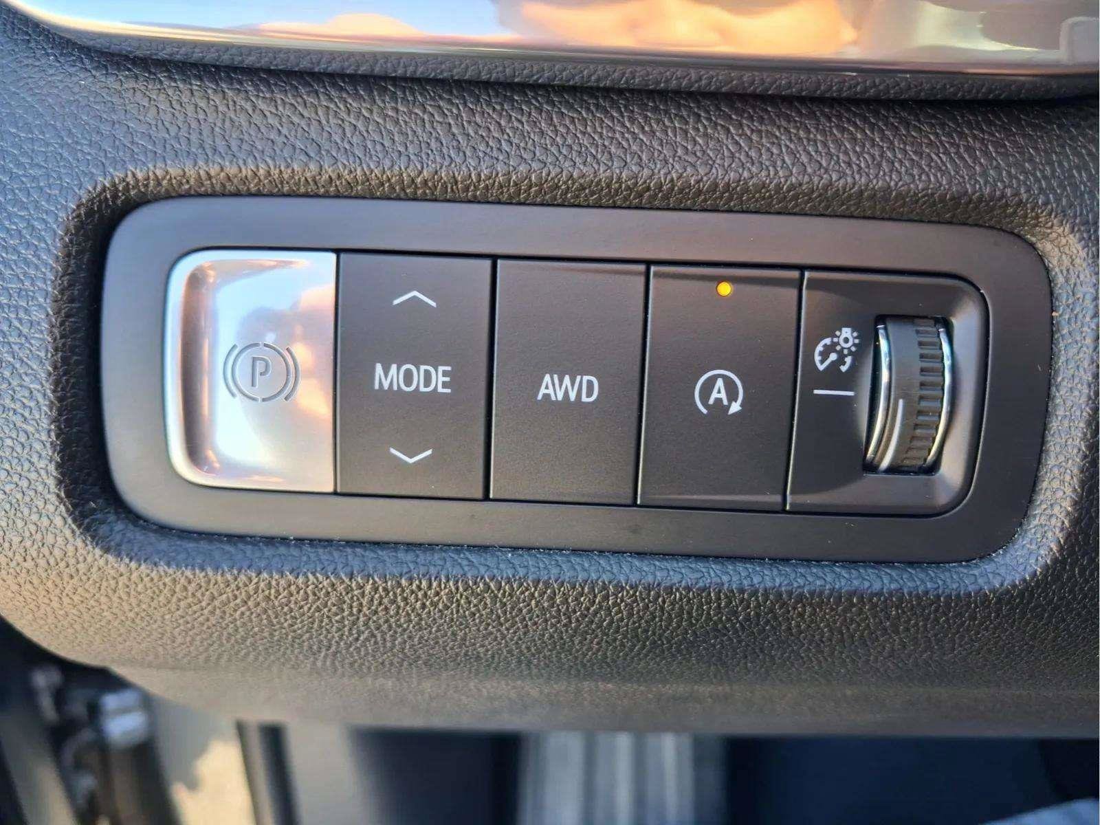 Used 2026 GMC Acadia AWD Elevation w/ Elevation Premium Package image 18