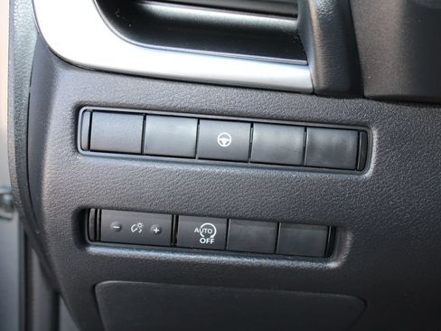 Used 2023 Nissan Rogue SV FWD image 29