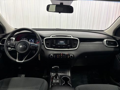 Used 2017 Kia Sorento AWD image 10