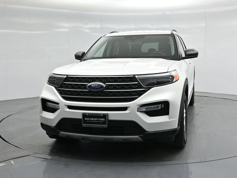 Certified 2023 Ford Explorer XLT w/ Equipment Group 202A RWD image 57