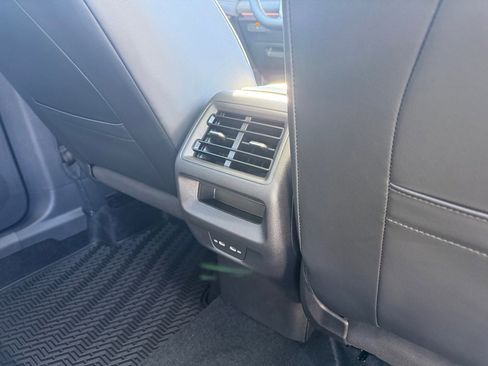 New 2026 Volkswagen Tiguan SE image 29