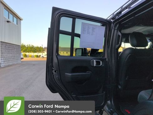 Used 2024 Jeep Wrangler Unlimited Rubicon AWD/4WD image 25