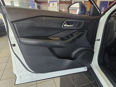 Used 2021 Nissan Rogue SL AWD/4WD image 7