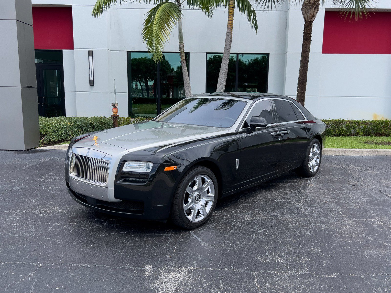 Used 2013 Rolls-Royce Ghost RWD image 21