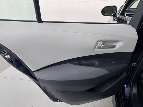 Used 2020 Toyota Corolla LE image 18